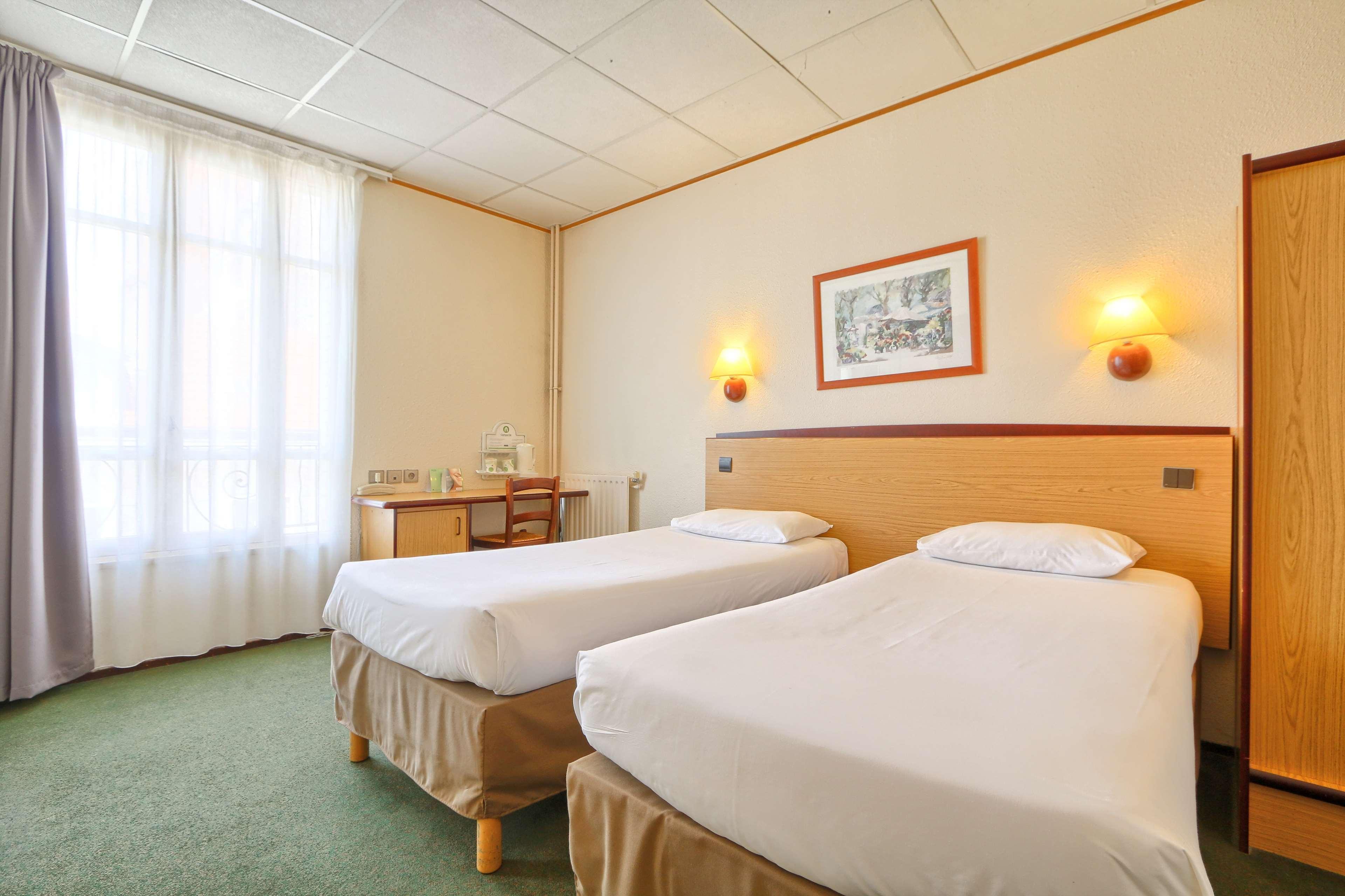 Hotel Campanile Paris Ouest - Boulogne Exterior foto